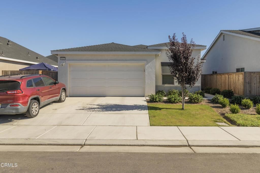 Property Photo: 9627 Maple Terrace Lane CA 93263