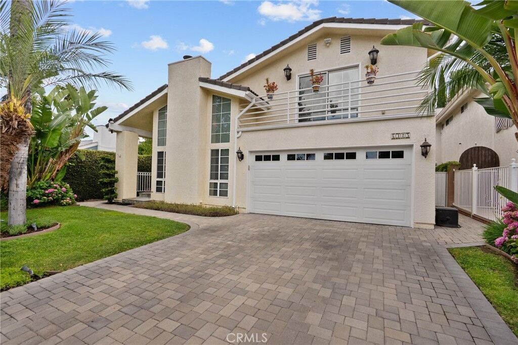 Property Photo:  6325 Yolanda  CA 91335 