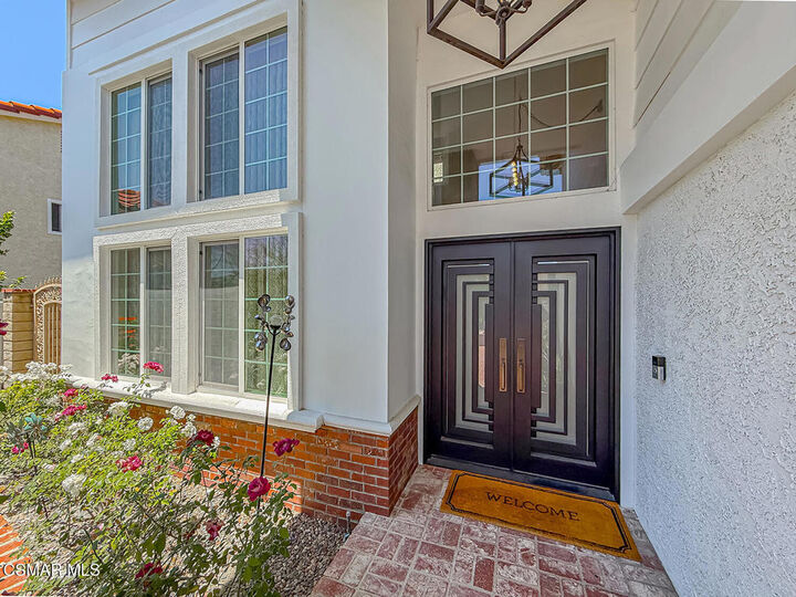 Property Photo:  2111 Peak Place  CA 91362 