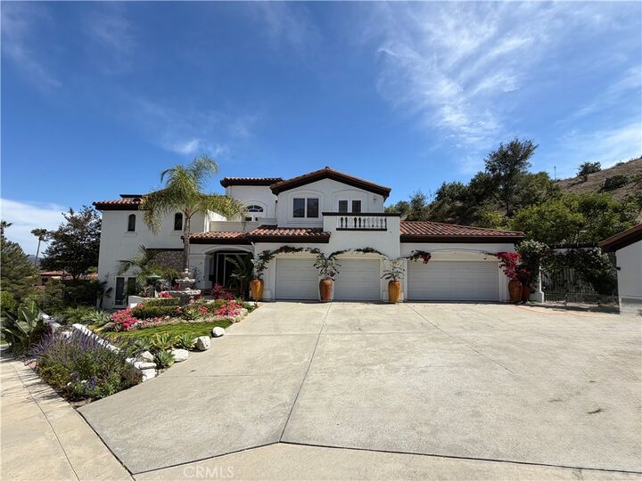 Property Photo:  31072 Via Consuelo  CA 92679 