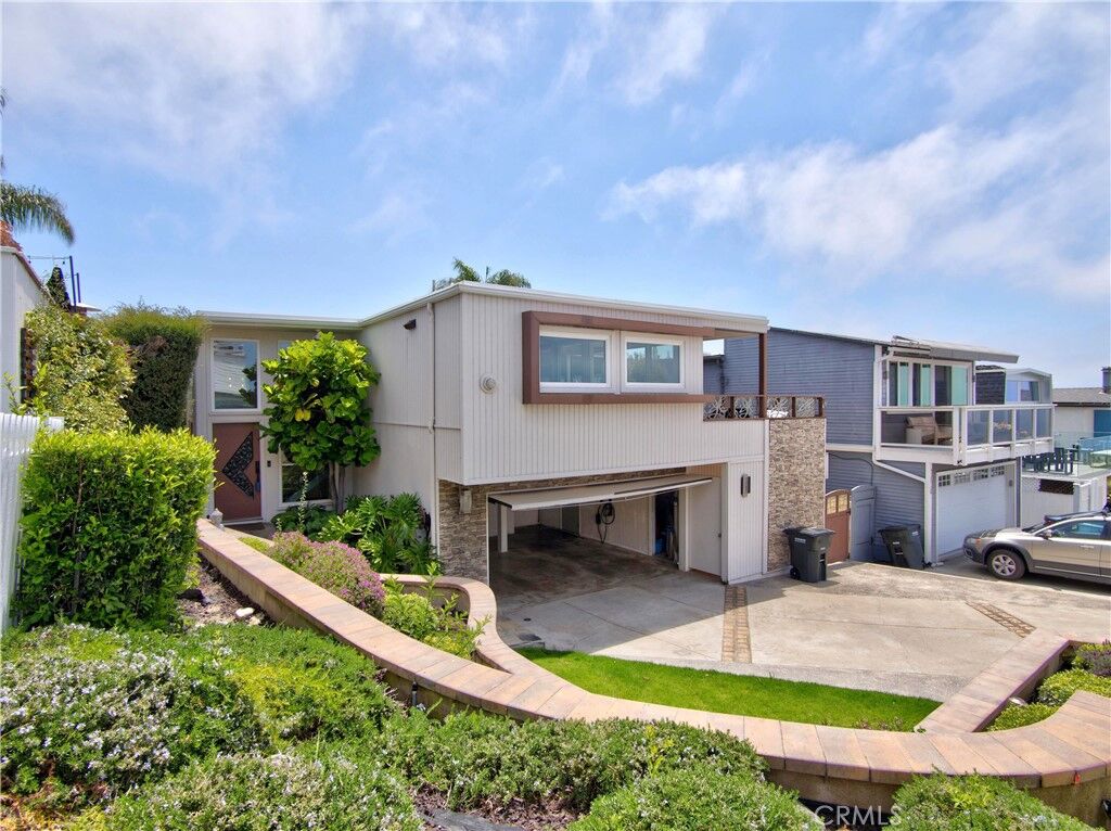 Property Photo: 1080 Noria CA 92651