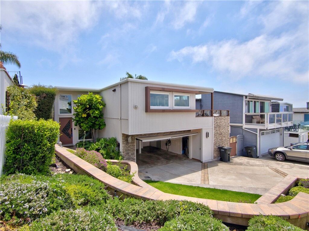Property Photo:  1080 Noria  CA 92651 