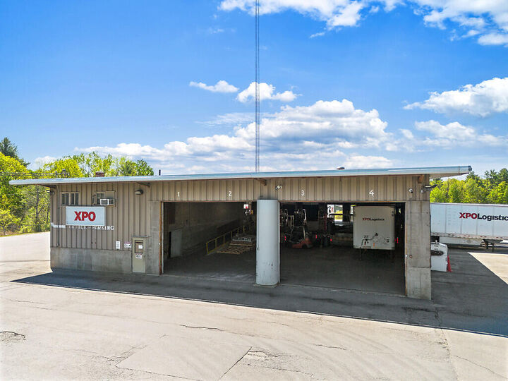 Property Photo: 122 Lyons Road ME 04330