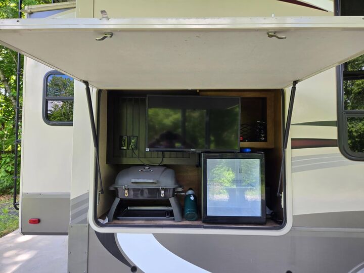 Property Photo:  22 Monument Road  ME 04406 