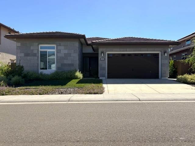 Property Photo:  6906 Saratoga Estates Drive  CA 95762 