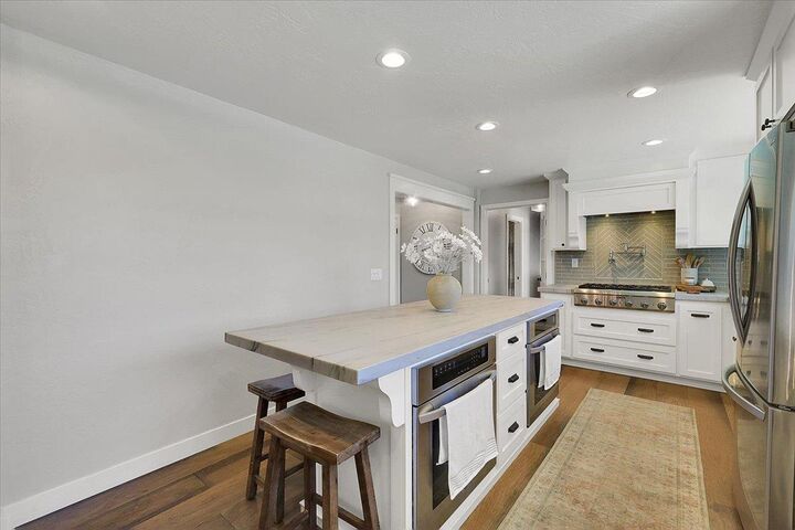 Property Photo:  965 Marlin Court  CA 95991 