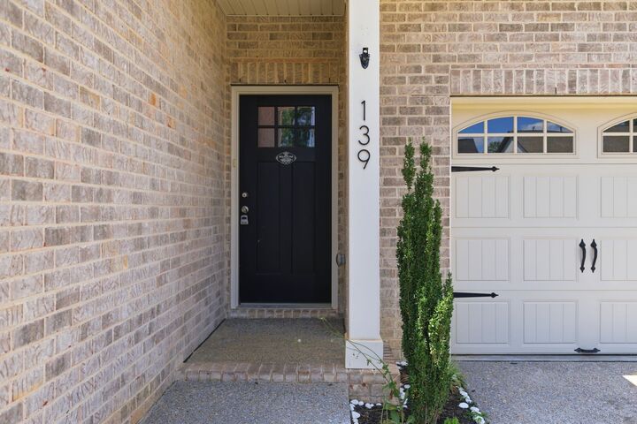Property Photo: 139 Crabourne Dr TN 37188