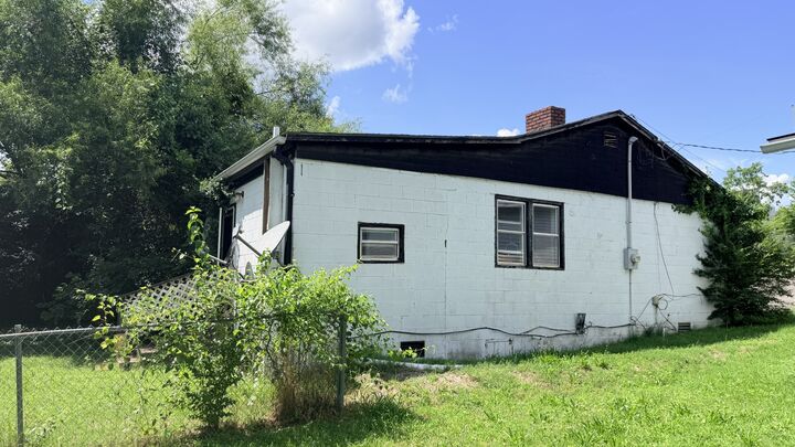 Property Photo: 2134 Gains St TN 37207