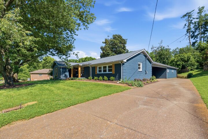 Property Photo: 505 Dillard Ct TN 37220