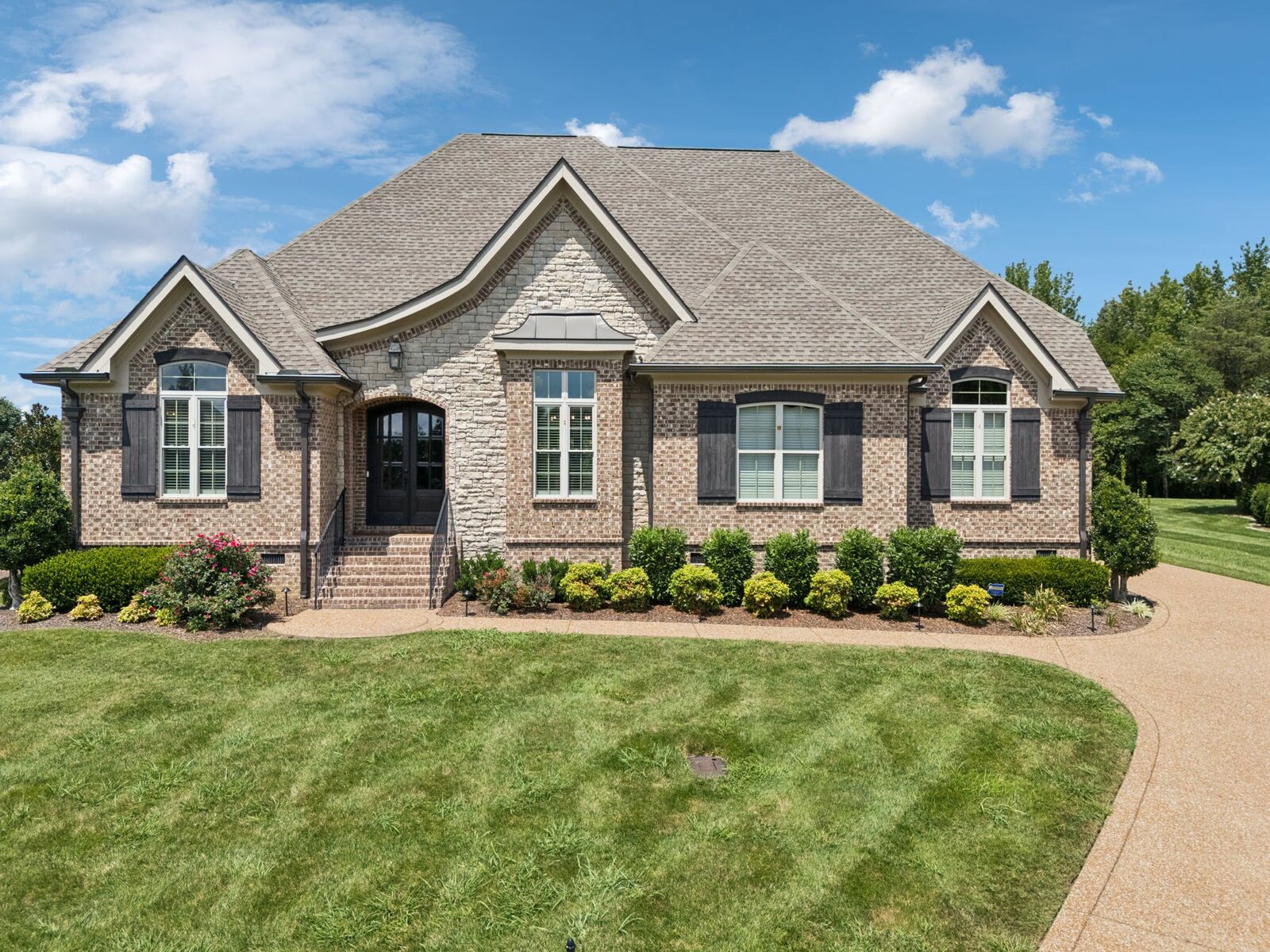 Property Photo: 1416 Orchard Hill Ln TN 37014
