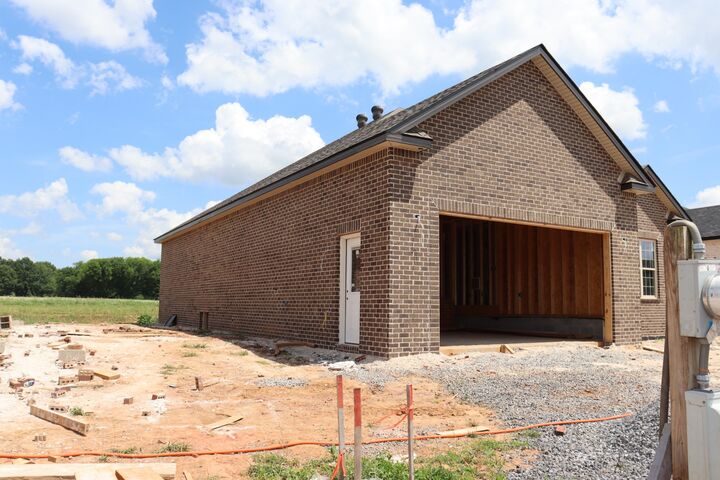 Property Photo:  225 Harvest Moon Dr  TN 37043 