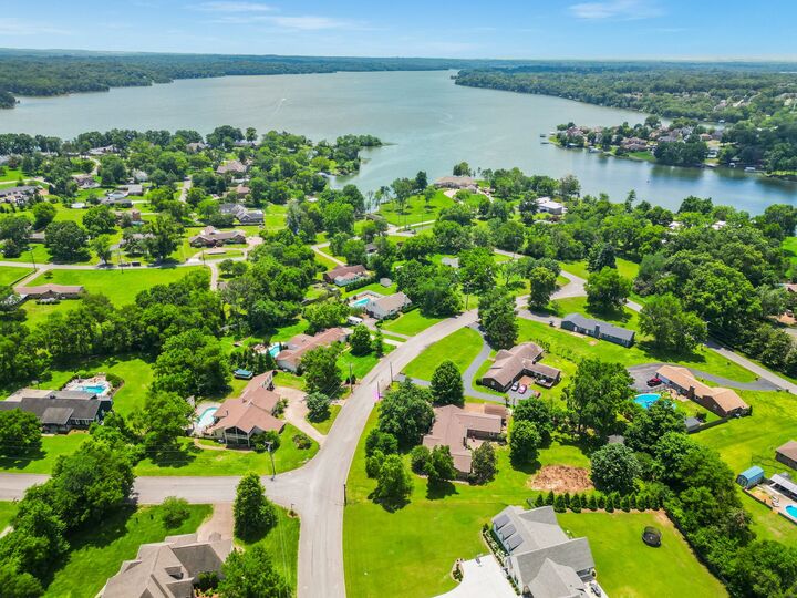 Property Photo:  116 Stonewall Dr  TN 37075 