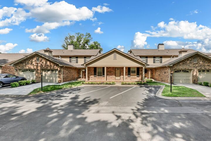 Property Photo:  318 Kingswood Ct  TN 37043 