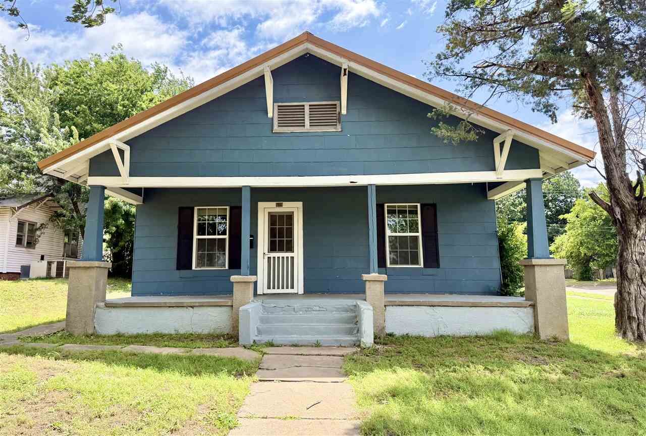 Property Photo:  519 S 8th St  OK 74601 