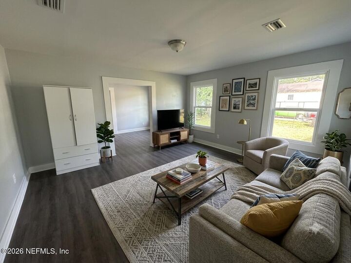 Property Photo: 72 E 32 Street FL 32206