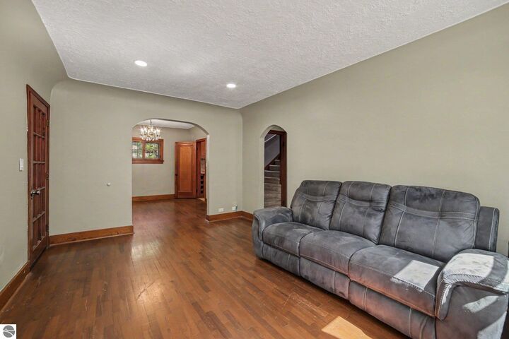 Property Photo: 402 E May Street MI 48858