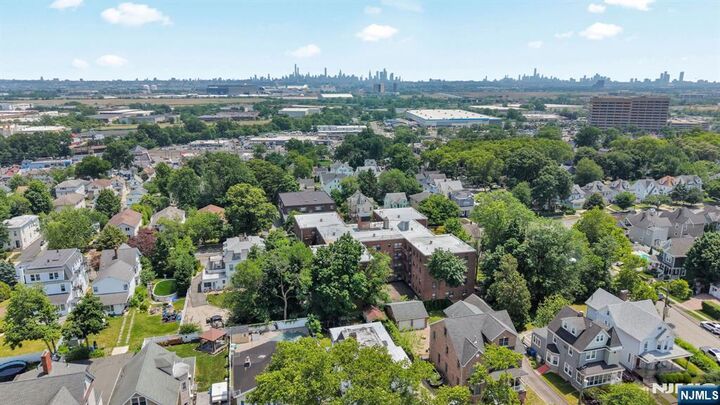 Property Photo: 130 Orient Way 4E NJ 07070