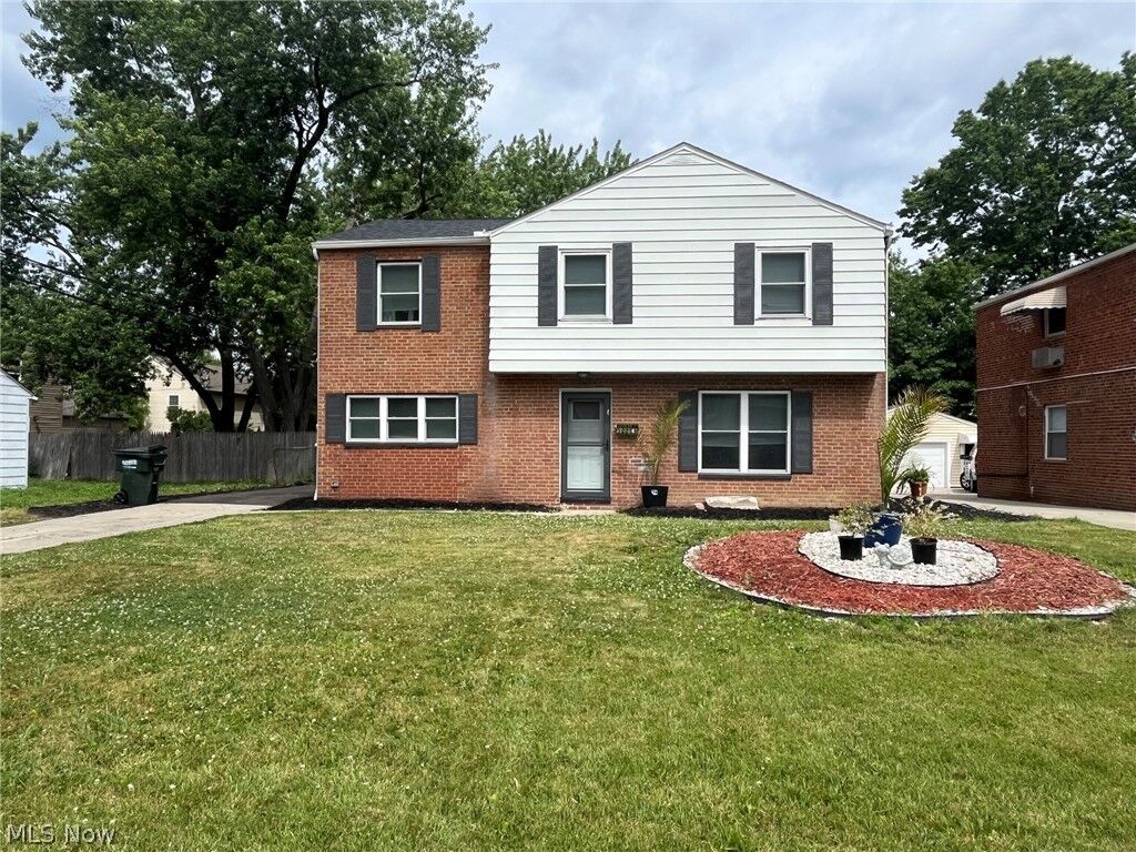 Property Photo: 28061 Tremaine Drive OH 44132