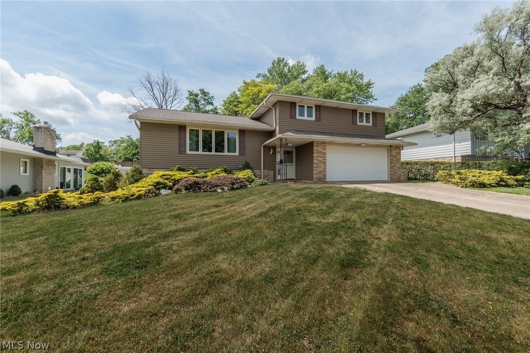 Property Photo:  2207 Jacqueline Drive  OH 44134 