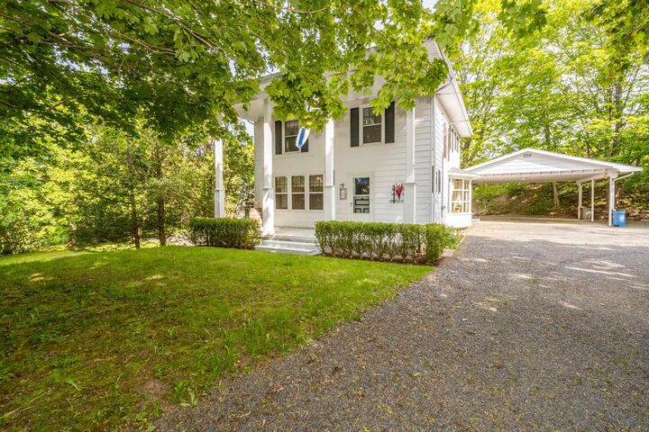 7 Bonavista Avenue — photo 1