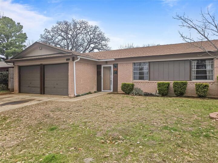 Property Photo:  701 Idlewilde Drive  TX 75067 