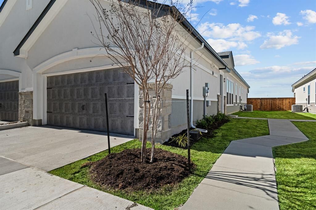 Property Photo: 4770 N Luxe Lane 104A TX 76207