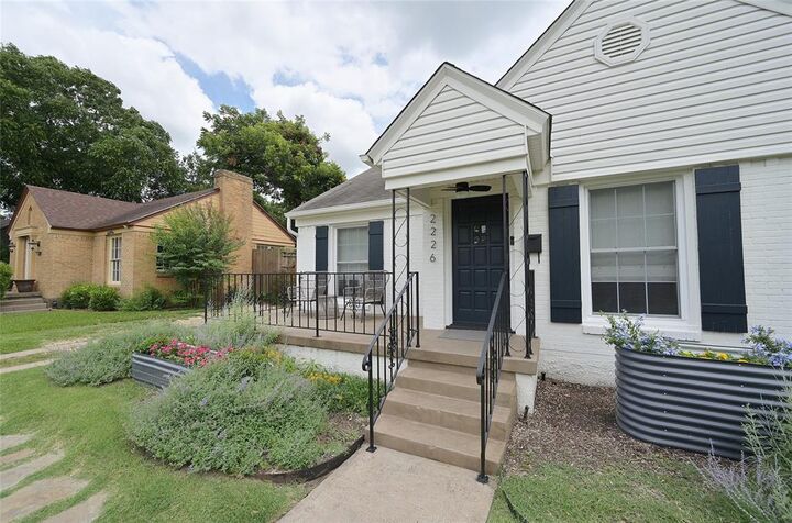 Property Photo:  2226 Carnes Street  TX 75208 