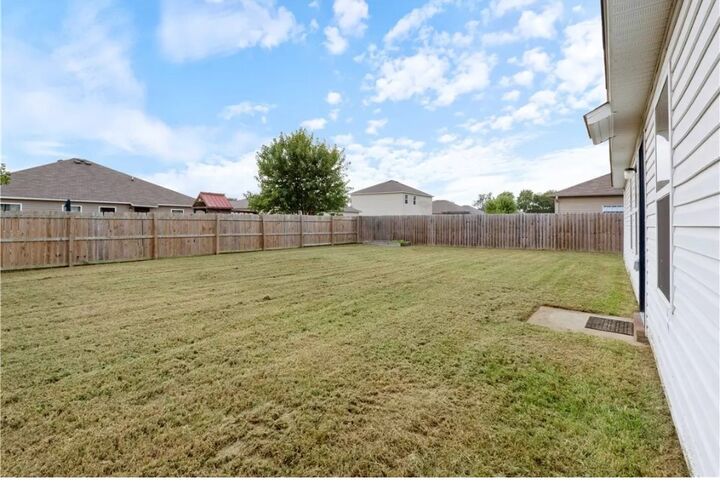 Property Photo: 801 NW 68th Avenue AR 72713