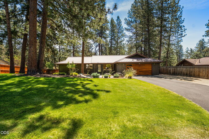 Property Photo:  2204 NW Marken Street  OR 97703 