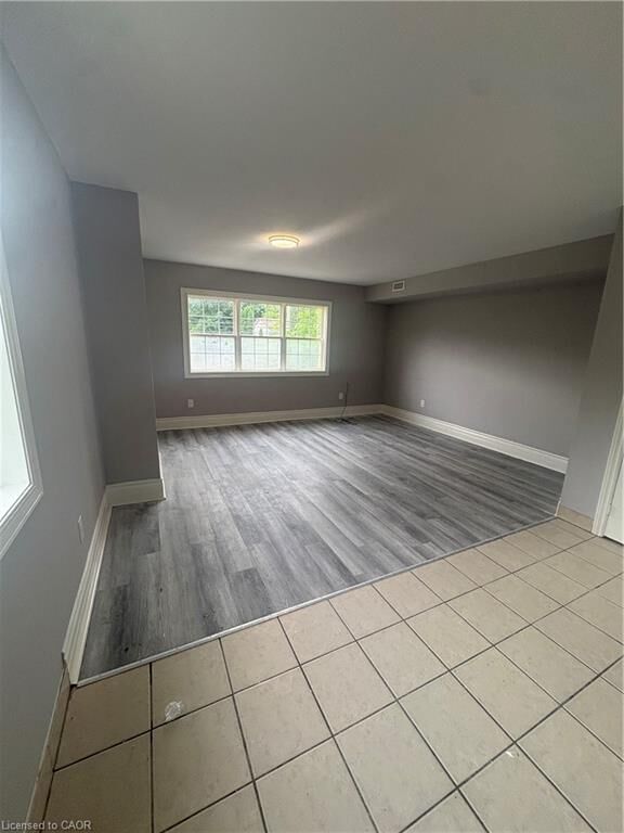 Property Photo:  81 Dundas Street 1  ON L9H 7T5 