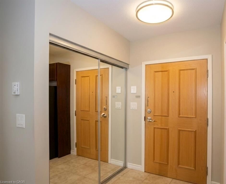 Property Photo: 8 Harris Street 215 ON N1R 8R1