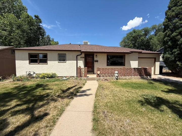 Property Photo:  1109 Mass St  CO 81001 