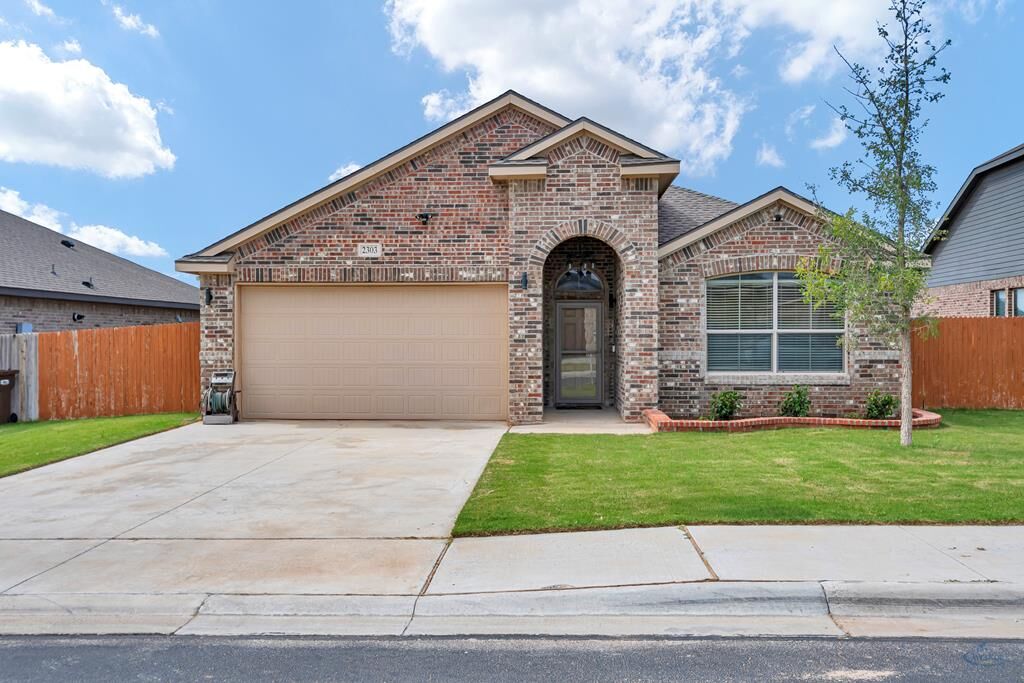 Property Photo: 2303 Scenic Rd TX 79705