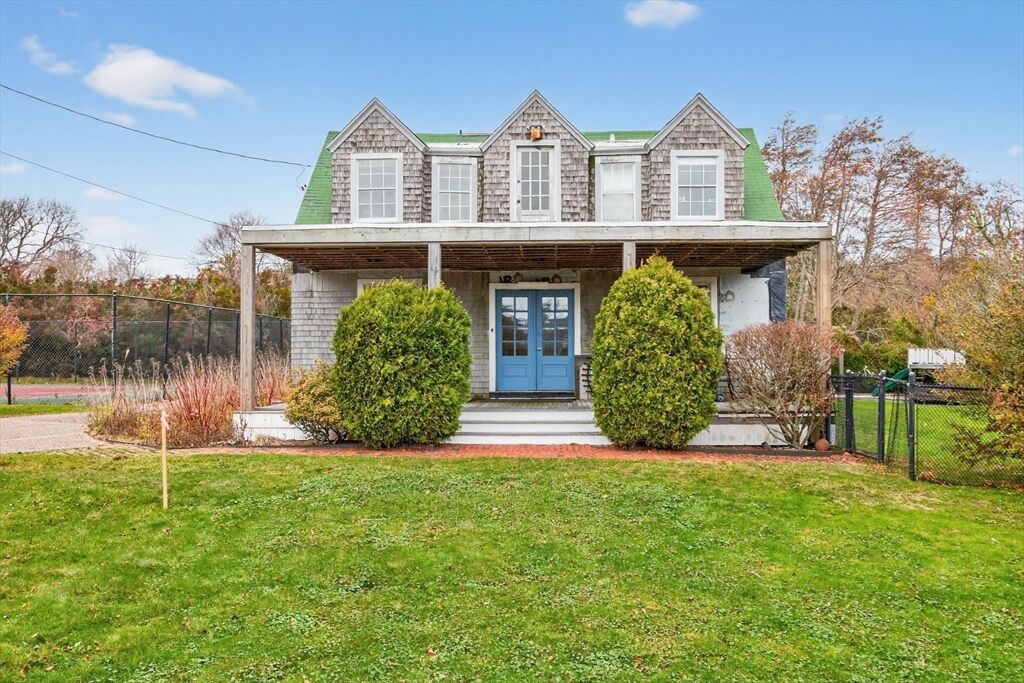 Property Photo:  9 Hedge Lane  MA 02540 
