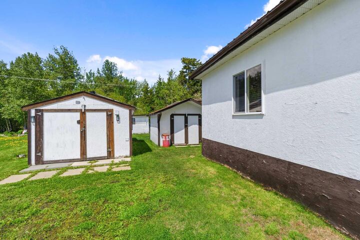 Property Photo:  51 Sunset Crescent  AB T0G 2C0 