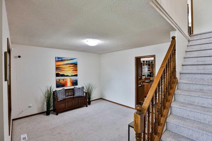 Property Photo:  936 13 Street S  AB T1J 2X2 