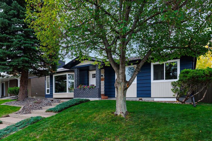Photo de la propriété: 13255 Lake Lucerne Road SE AB T2J 3J8