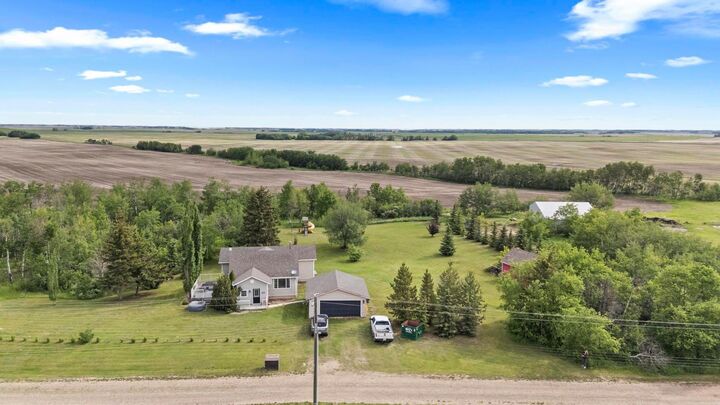 Property Photo: 10 Railway Avenue N AB T0B 3Y0