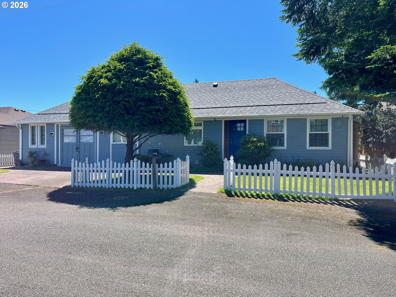 Property Photo:  2385 S Downing St  OR 97138 