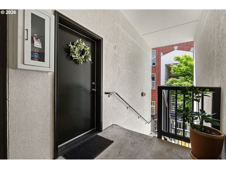 Property Photo: 1009 NW Hoyt St 201 OR 97209