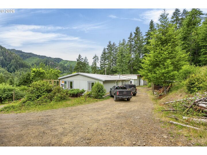 Property Photo: 15745 Highway 36 OR 97430