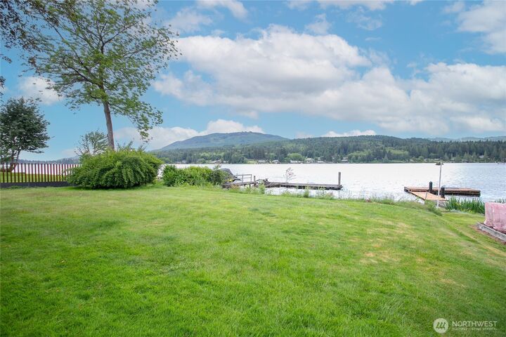 Property Photo:  859 E Lake Samish Drive  WA 98229 
