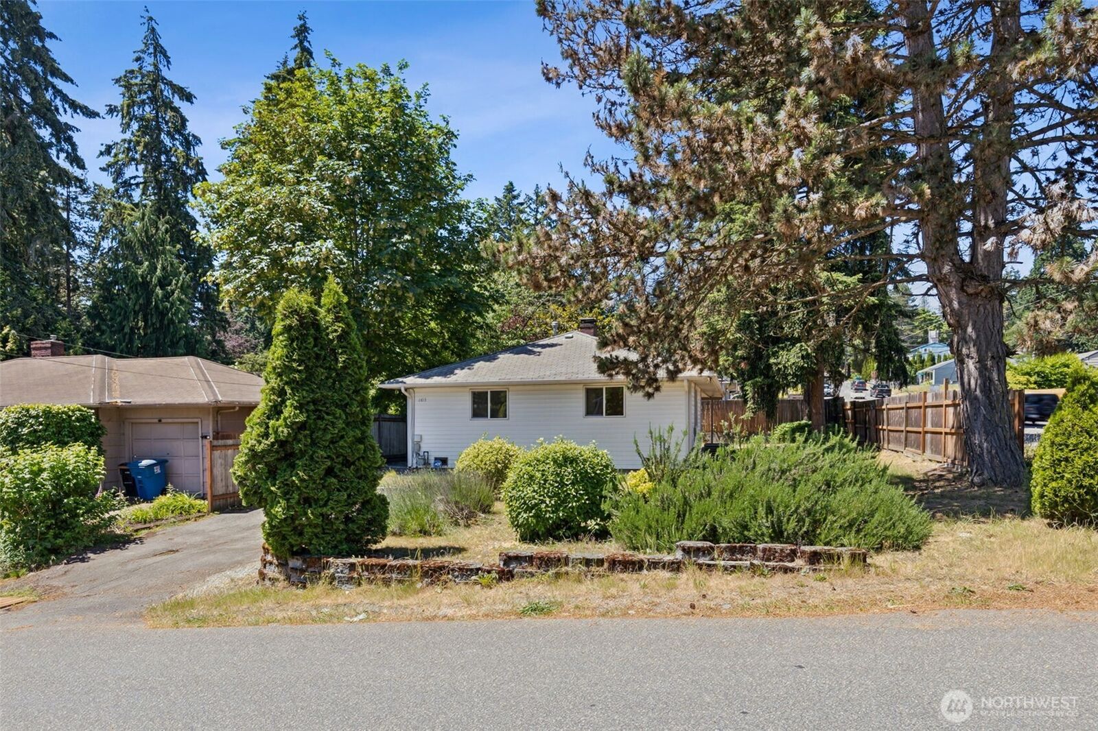 Property Photo:  2613 NE 145th Street  WA 98155 