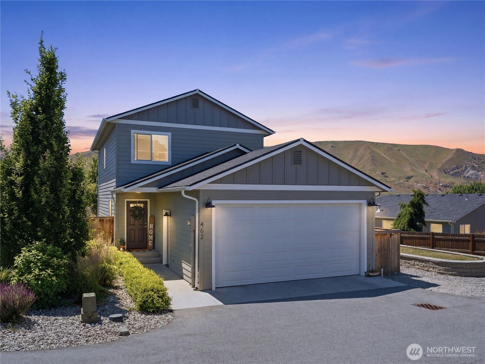 Property Photo:  462 S Kansas Loop  WA 98802 