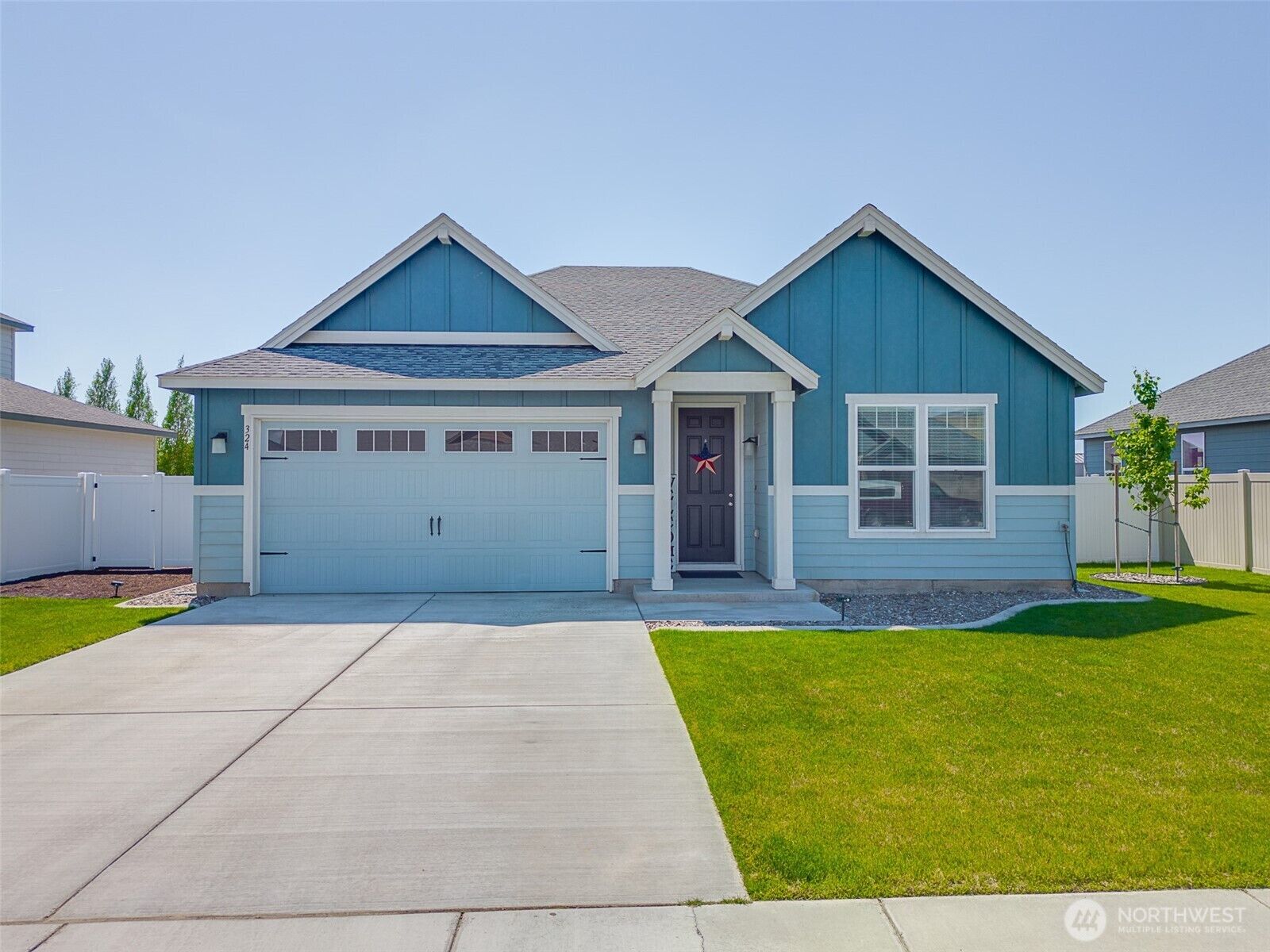 Property Photo:  324  L Street NE  WA 98848 