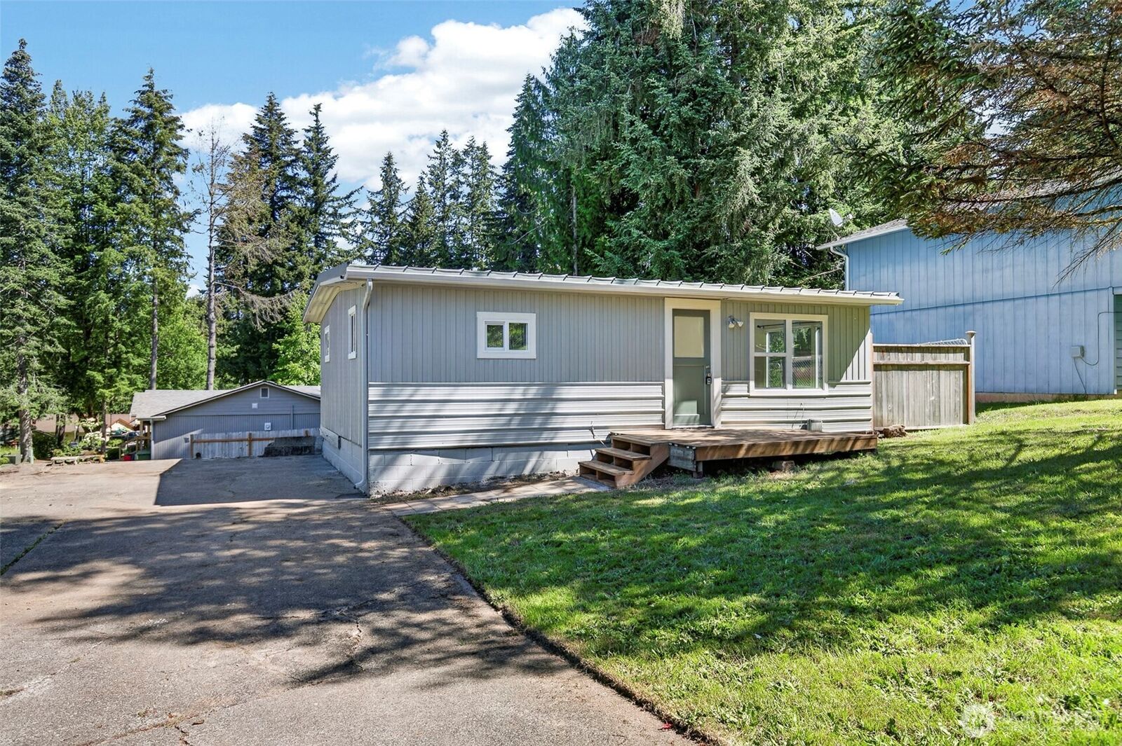 Property Photo: 101 Gatewood Drive WA 98626