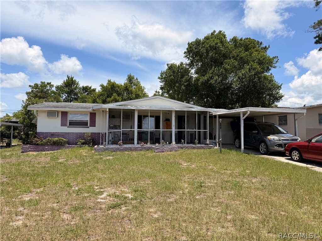 Property Photo:  66 S Washington Street  FL 34465 