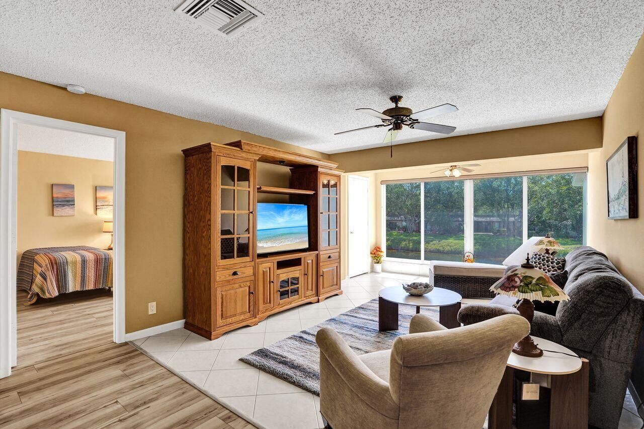 Property Photo:  1050 Citrus Way 203  FL 33445 