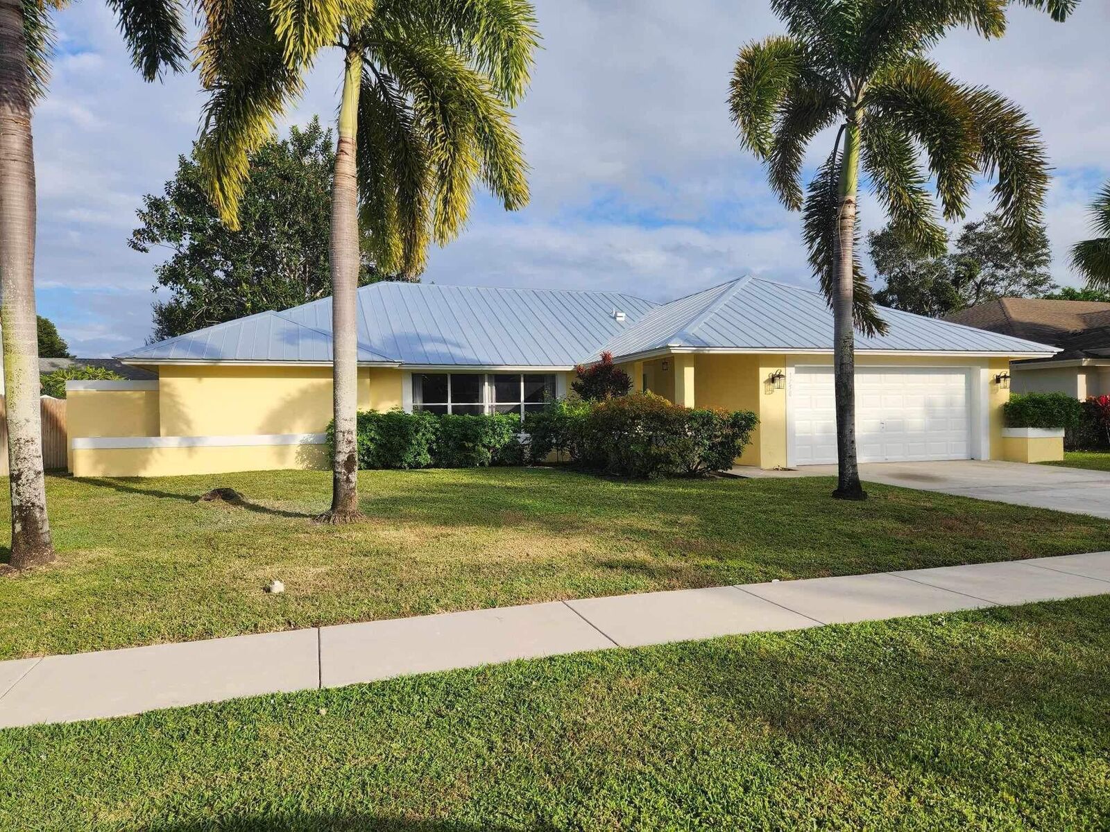 Property Photo:  1750 Primrose Lane  FL 33414 