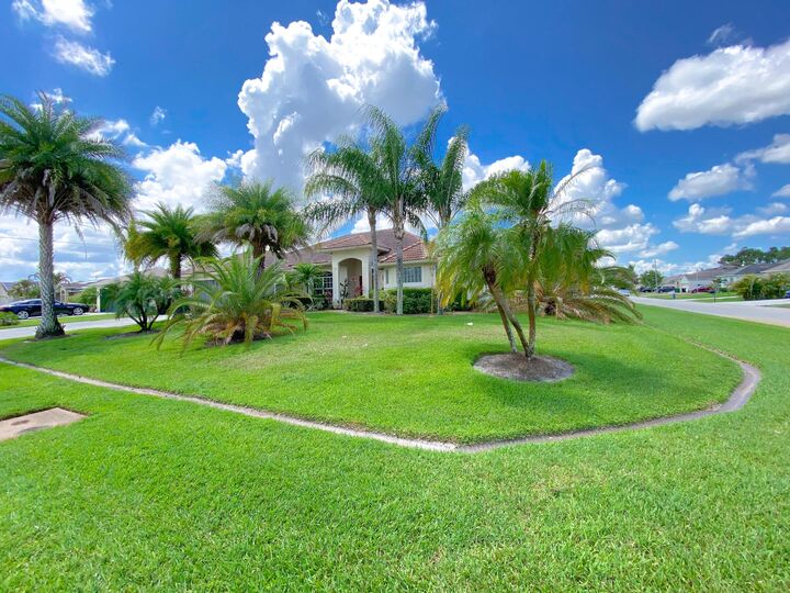 Property Photo:  1602 SW Cefalu Circle  FL 34953 